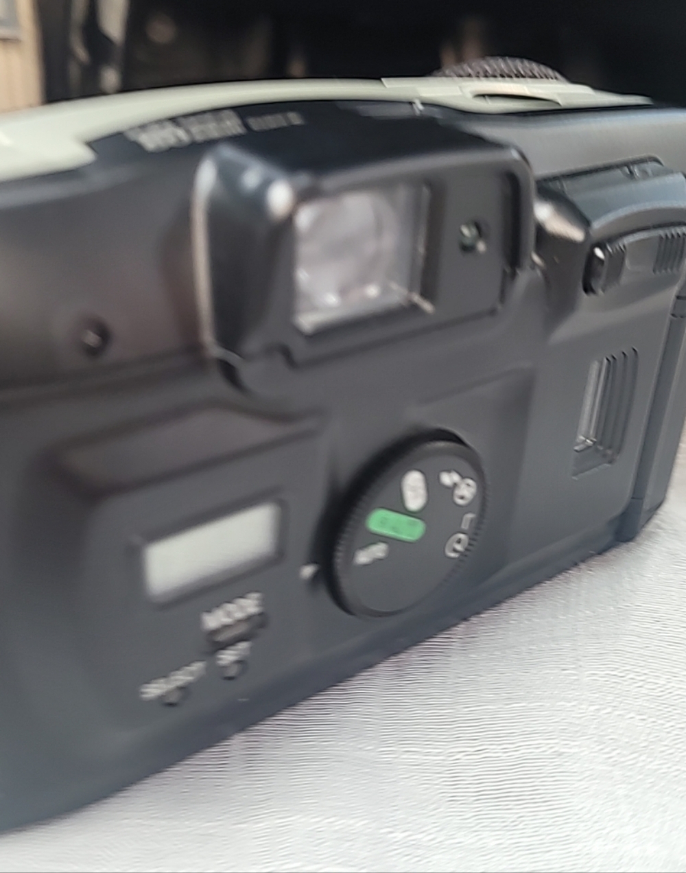 Canon Camera Sure Shot 60 Zoom Shot 35mm Point & Shoot Film W/ Case Works Great! - Picture 6 of 10